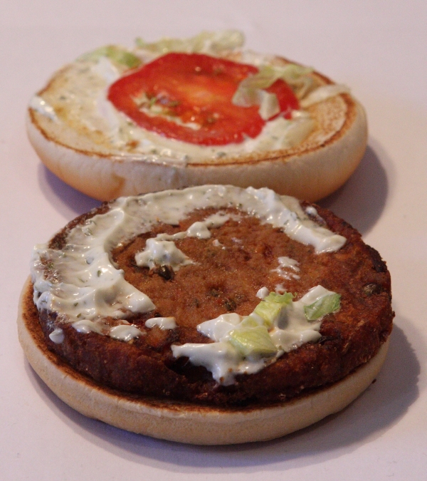 McDonalds Veggie Burger echtes Aussehen actual look open offen