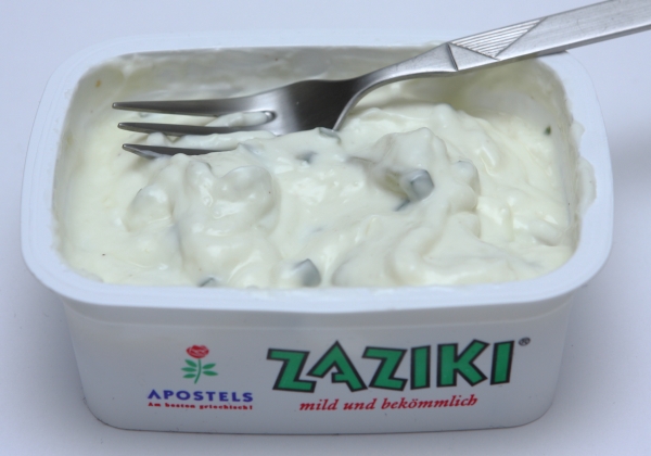 griechisches tzatziki supermarkt becher inhalt bilder